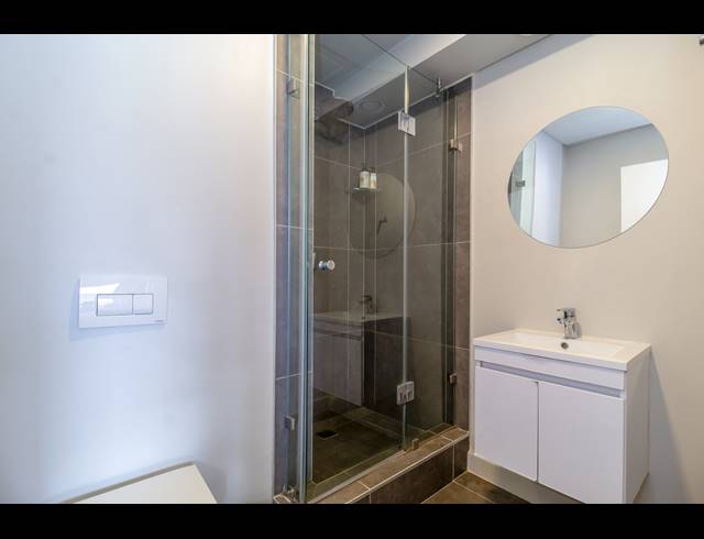 0.5 BEDROOM APARTMENT FOR SALE IN CAPE TOWN CITY CENTRE